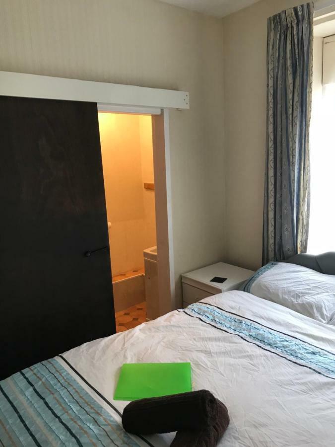 Hotel The Merlin 2*
